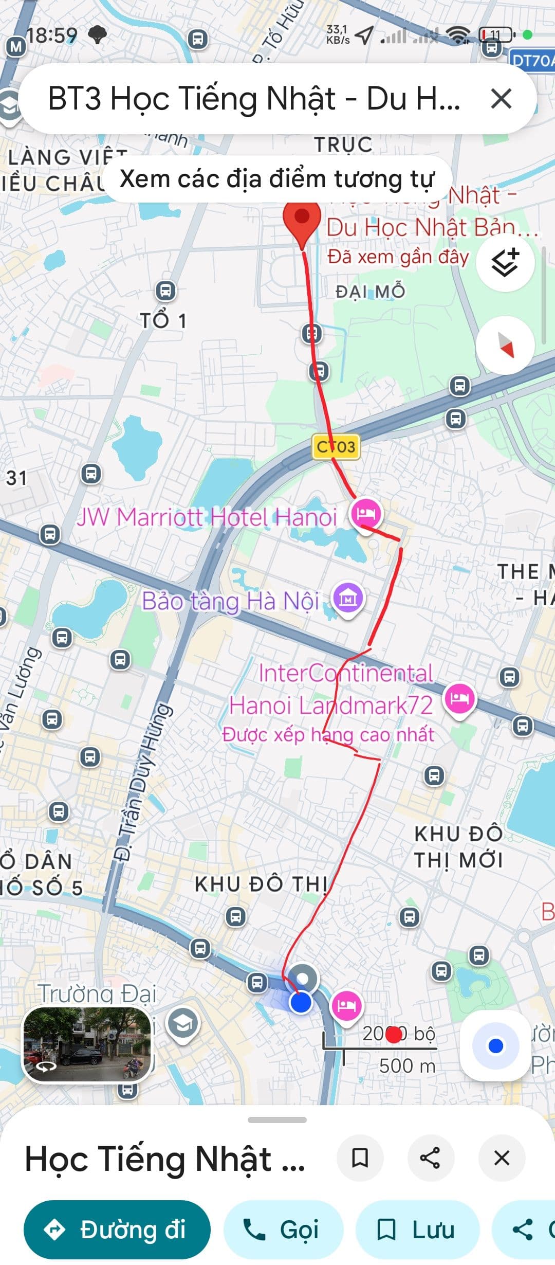 E làm rơi balo đen gồm sách vở và giấy tờ cá nhân