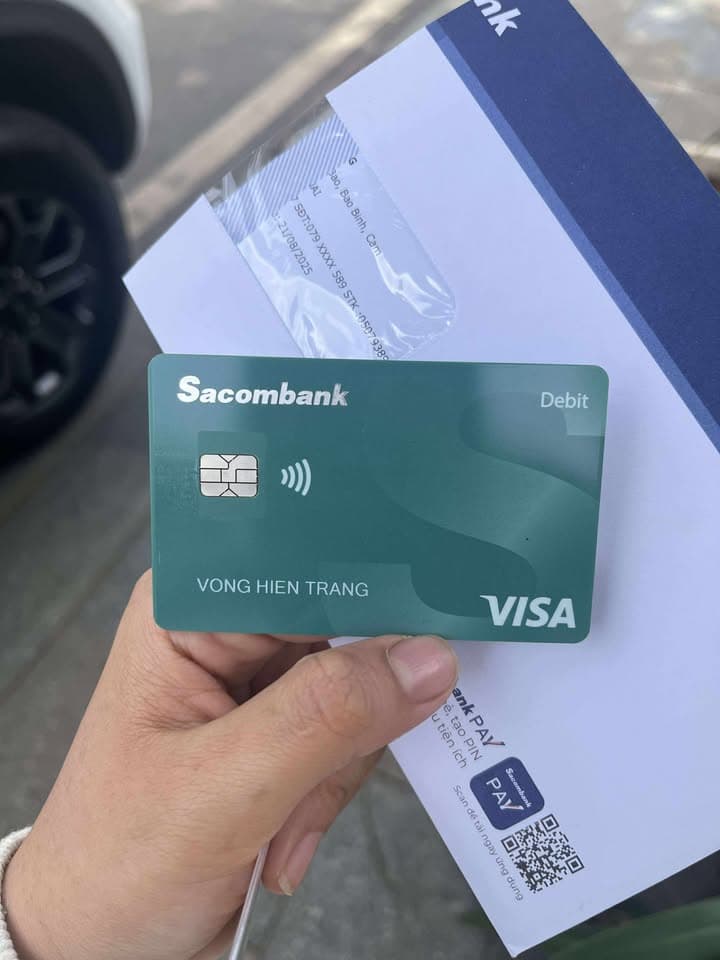 Em có làm rơi thẻ CCCD và thẻ ngân hàng Sacombank