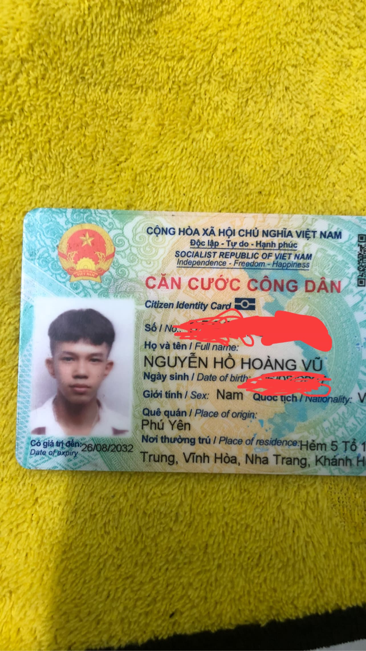 Em có làm rơi ví màu đen trong đó căn cước như trên hình ảnh và cà vẹt 79D1-677-17