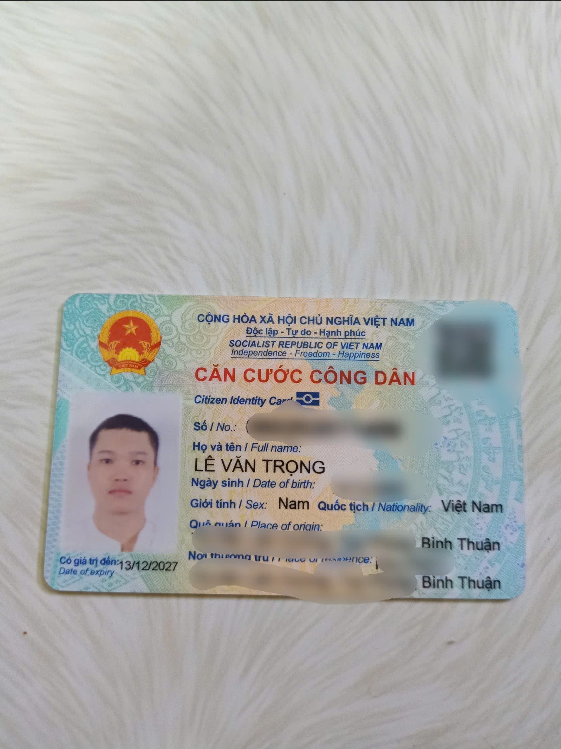 Tìm ví màu đen tên Lê Văn Trọng rơi ở TP. Hồ Chí Minh, Nguyễn Hữu Thọ, Tân Phong, Quận 7