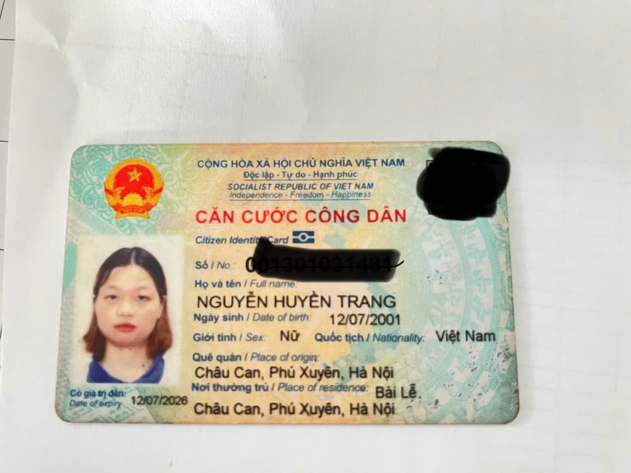 Rơi ví màu xanh, giấy tờ tùy thân tên Nguyễn Huyền Trang rơi ở đoạn khu công nghiệp đồng văn 1,2,3.