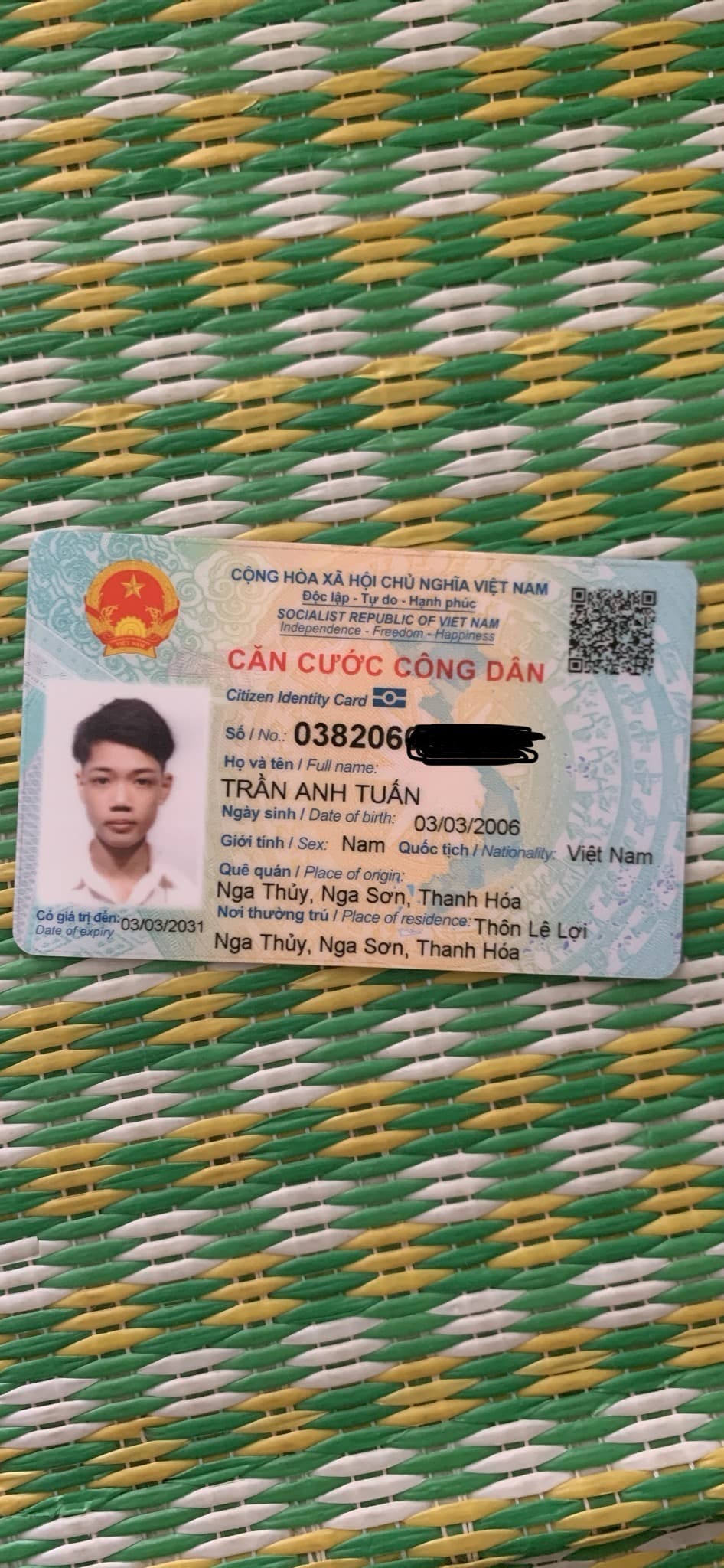 Mình có rơi ví màu đen giấy tờ tuỳ thân là trần anh tuấn 03/03/2006