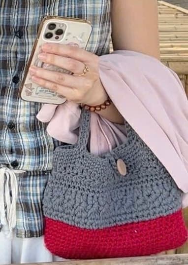 TÌM TÚI MÀU ĐỎ XÁM CÓ CCCD VÀ SẠC LAPTOP