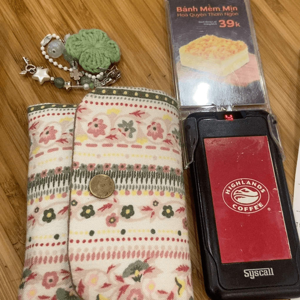 e bị mất ví ở đoạn từ rạp phim galaxy đến đoạn trần cao vân nối dài trong bóp có giấy tờ quan trọng 