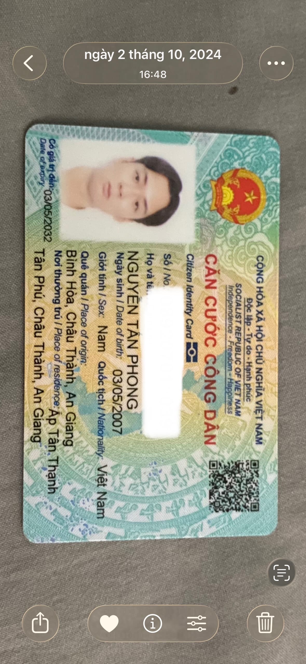dạ em tìm ví thất lạc màu đen ạ