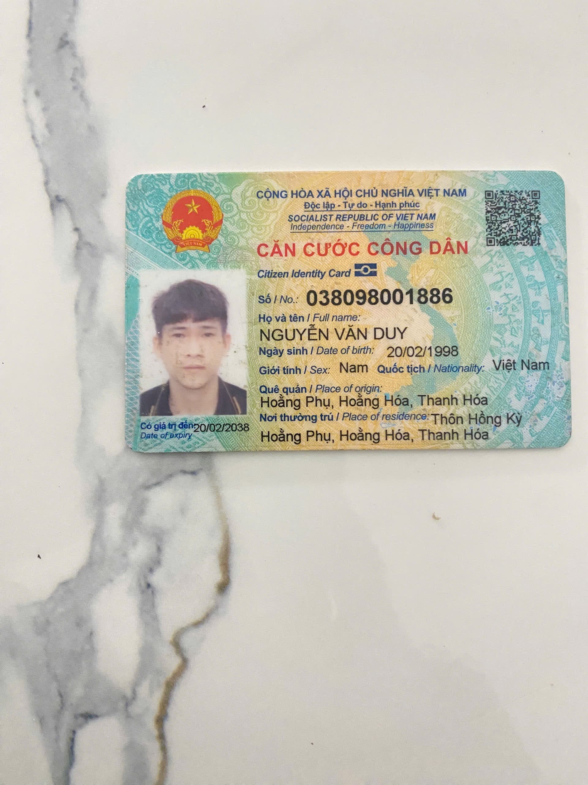 Nguyen van duy tìm giấy tờ