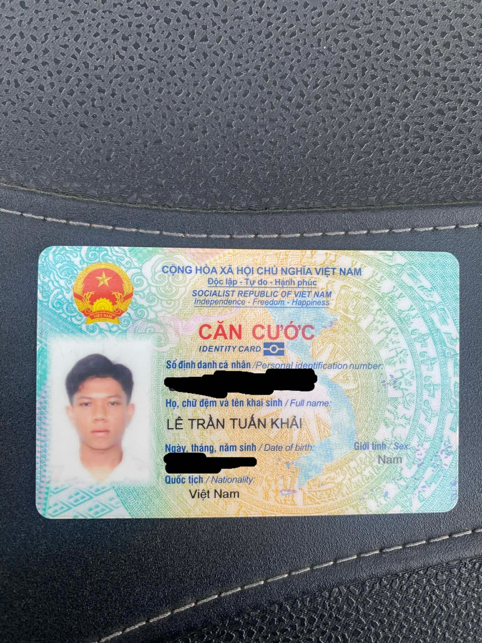 Rơi ví. Giấy tờ Lê Trần Tuấn Khải 2004 2 cà vẹt xe 1 thẻ ngân hàng 