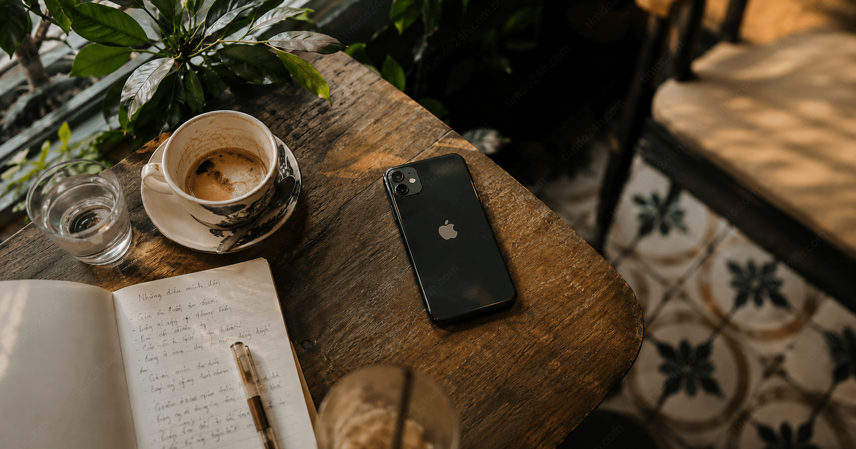 Cách tìm lại điện thoại rơi tại quán cà phê: checklist 24h vàng