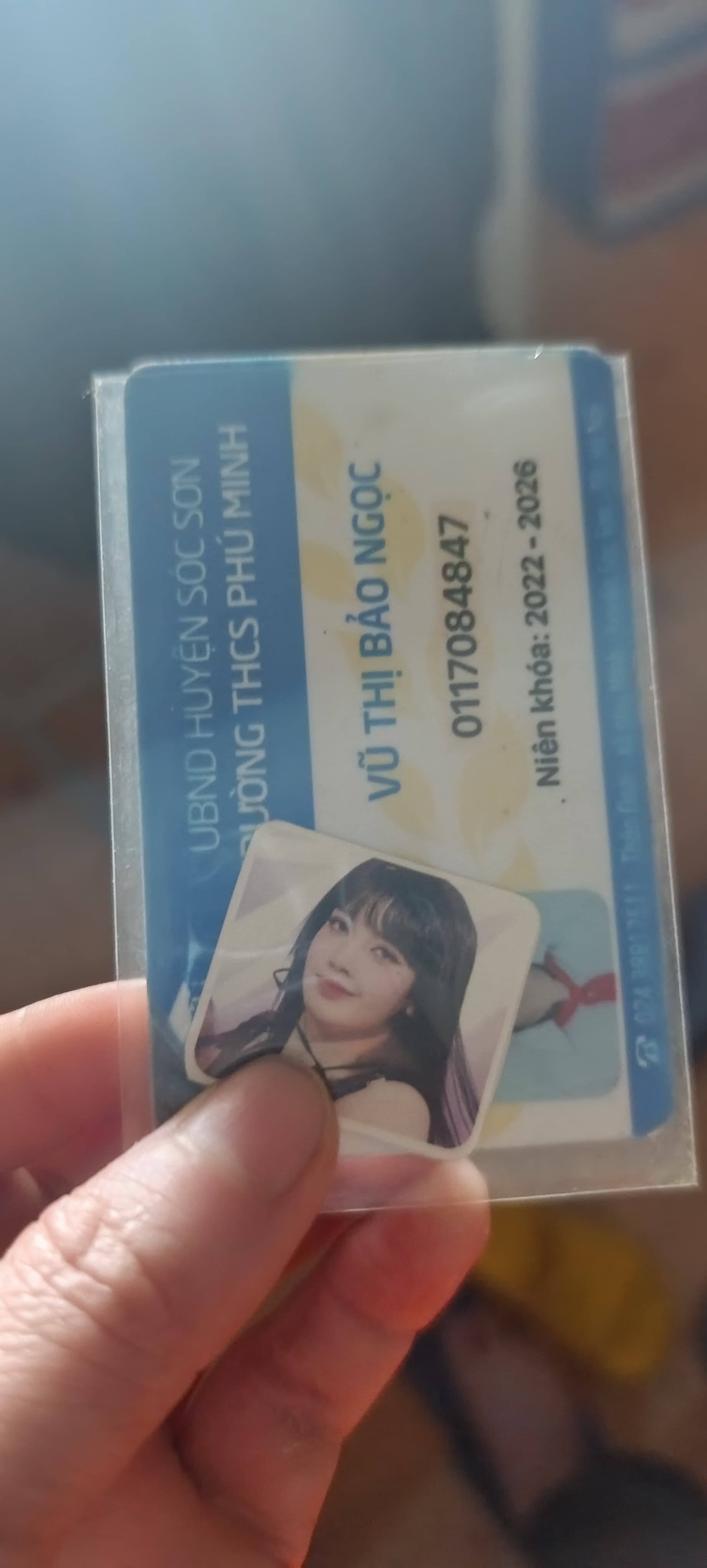 Mình bị mất ví coach màu xanh dương , trong đó có thẻ học sinh ở phú minh SS,HN