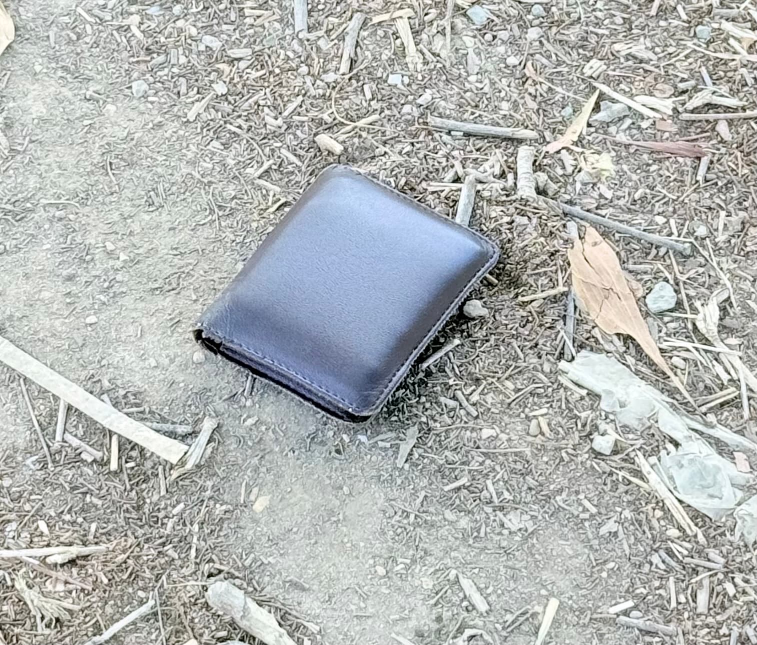 Rơi ví và giấy tờ tuỳ thân Nguyễn Viết Hậu 2002 rơi ở bà rịa vũng tàu ạ