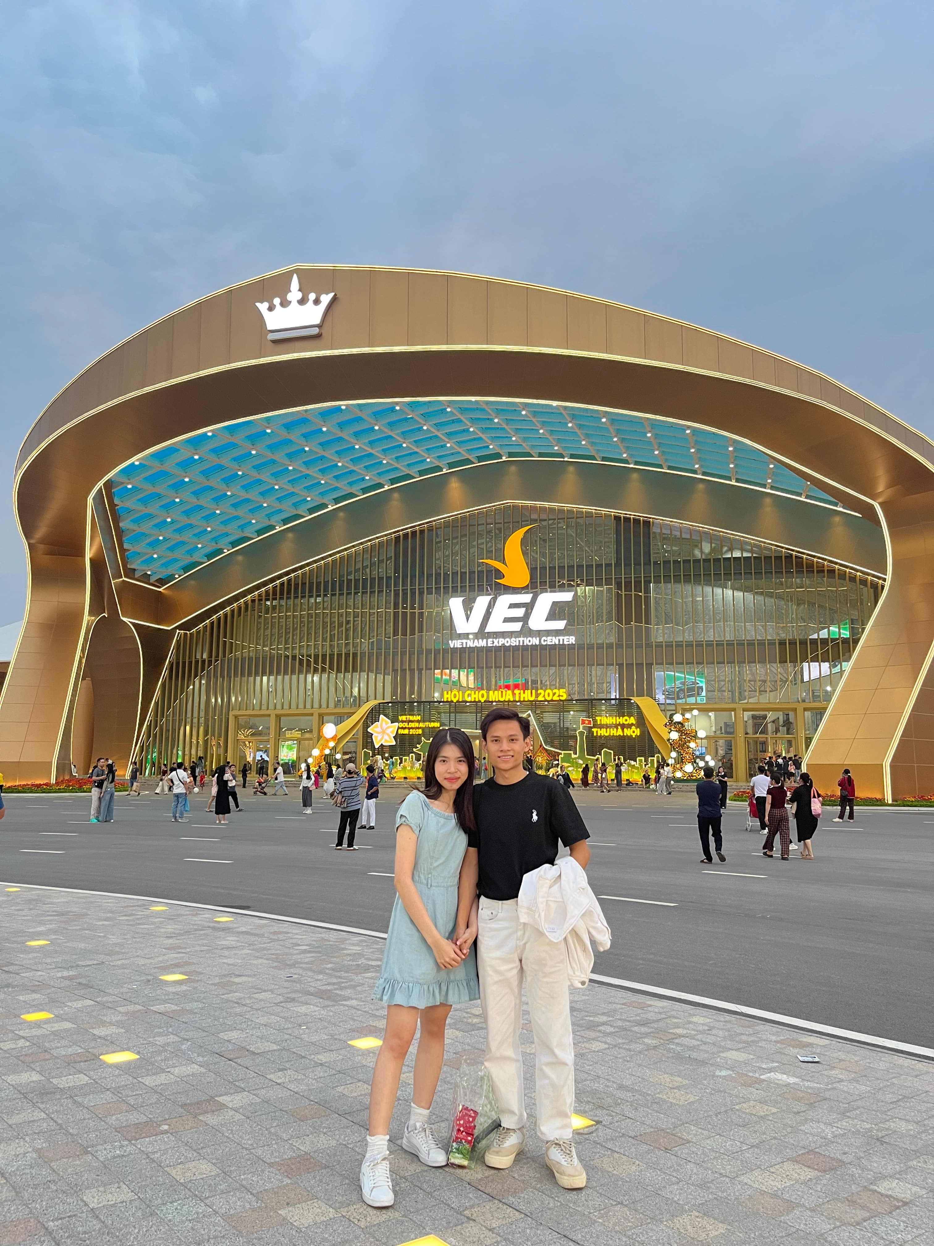 Rơi điện thoại iphone 13 màu xanh lá ở Hà Nội. Từ đường Khuất Duy Tiến đi về cầu Thăng Long