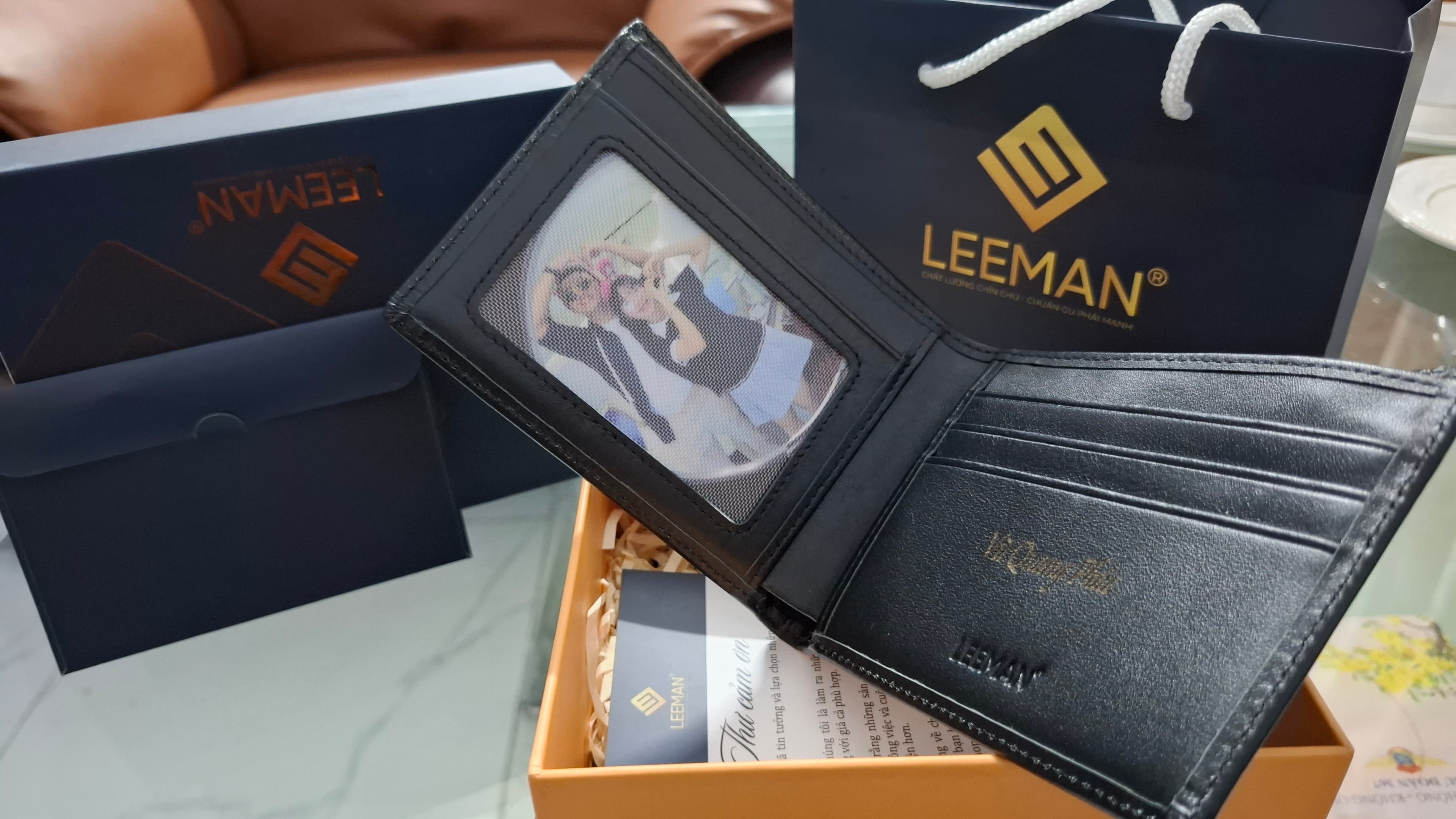 Tìm bóp rơi ở quận Tân Phú, ví như hình đính kèm bên trong gồm cccd, b.lái, cà vẹt tên Vũ Quang Phúc